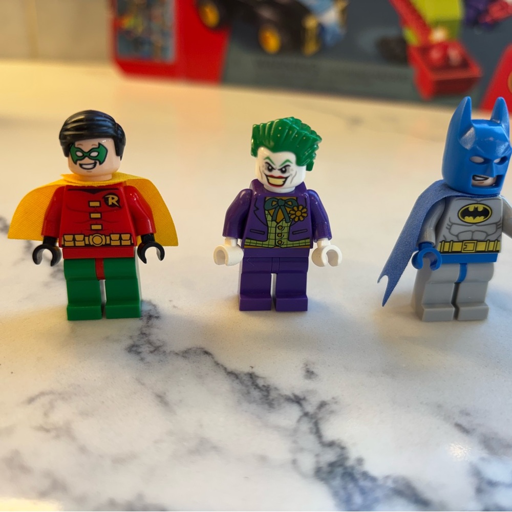 Lego 10672 Batman
-100%complete
- includes 3 minifigs 
- excellent condition - Picture 5 of 9